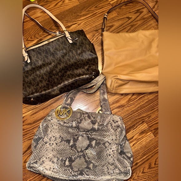 Michael Kors Handbags - Michael Kors Handbags - Bundle of 3 👛 👜